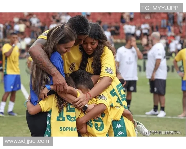 瑞典传奇足球退役球星的荣耀历程与绿茵岁月回顾